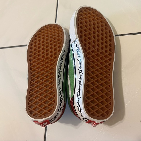 Vans Skate Old Skool Sneakers
Supreme Tribal Barbed Wire Green size 4.5/6.0 - Picture 4 of 10